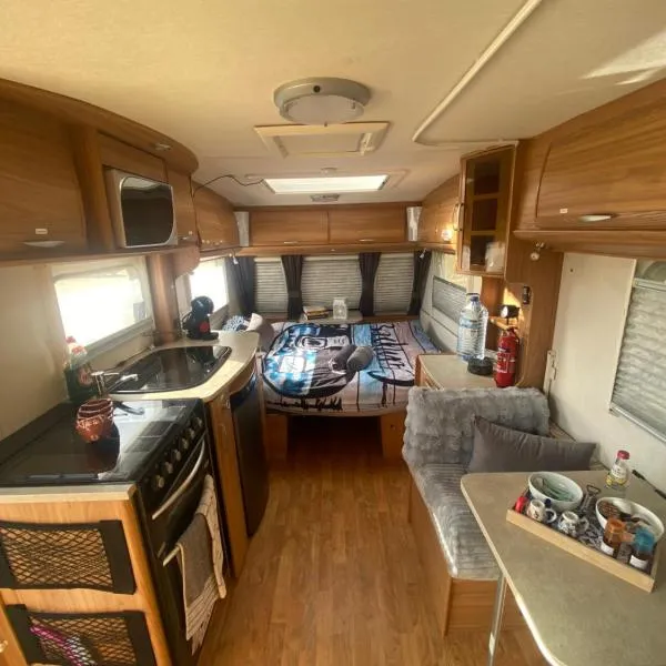 Little Hideaway Deluxe, хотел в Коста да Капарика
