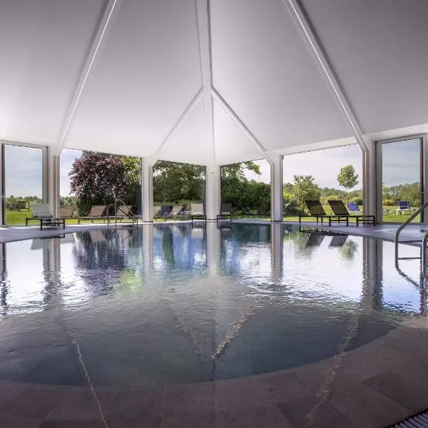 Mercure Luxembourg Kikuoka Golf & Spa، فندق في كاناخ
