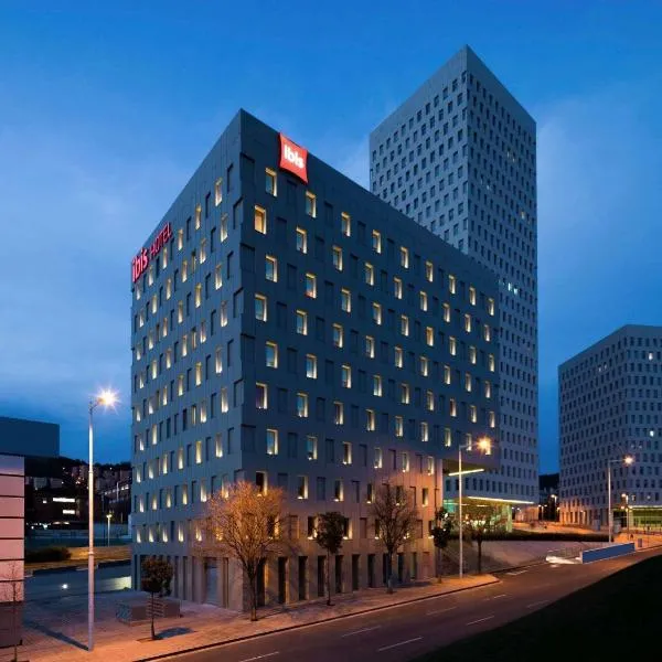 Ibis Barcelona Santa Coloma, hotel sa Santa Coloma