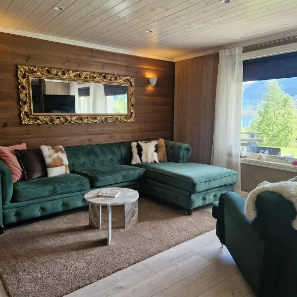Elegant Farm Stay with Sauna & Private Beach, hotell i Flatland