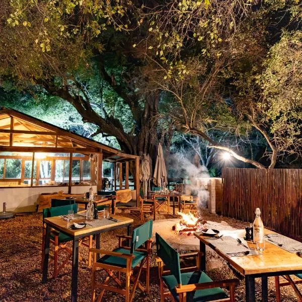 Ndzhaka Tented Camp, hotel em Manyeleti Game Reserve