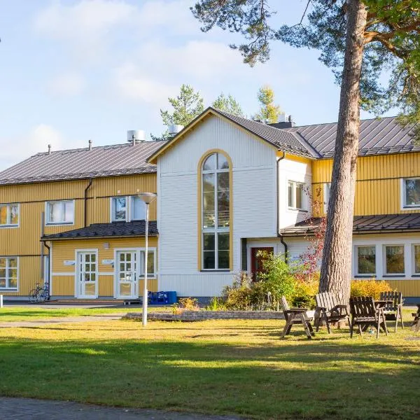 Kronoby folkhögskola, hotelli Kruunupyyssä
