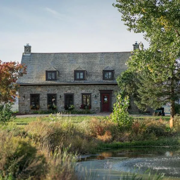 Domaine Steinbach Cidrerie B&B Distillerie, хотел в St-Pierre-de-l'Île-d'Orléans