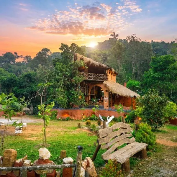 Taiga Forest Mountain Tree house, ξενοδοχείο σε Wayanad