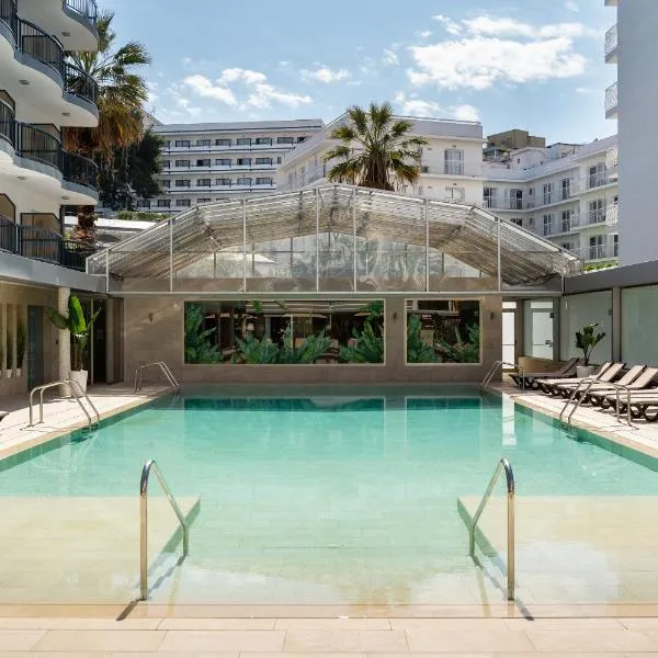 Hotel Helios Lloret، فندق في يوريت دي مار