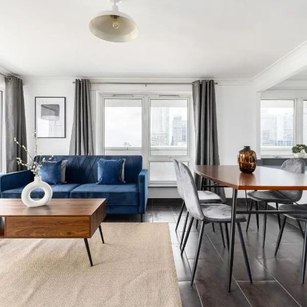 21st Floor Canary Wharf Gem with Private Balcony, Hotel in London