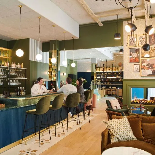 Square Lodge Hotel Accor - La Roche-sur-Yon، فندق في لا روش سور يون