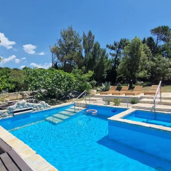 4Rest Villa, hotel in Novalja