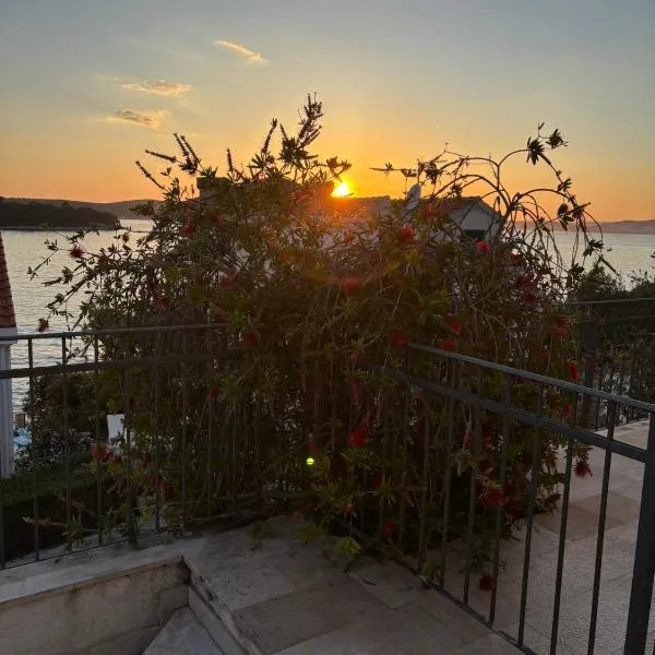 Sunset Villa, hotel i Maslinica