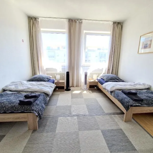 Optimus Rooms - Modern Apartment with Private Garage and U79 to Düsseldorf Fair, hotel u gradu 'Duisburg'
