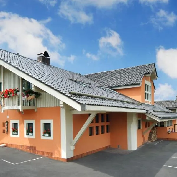 Landhaushotel Hof Wasserkuppe, hotel em Poppenhausen