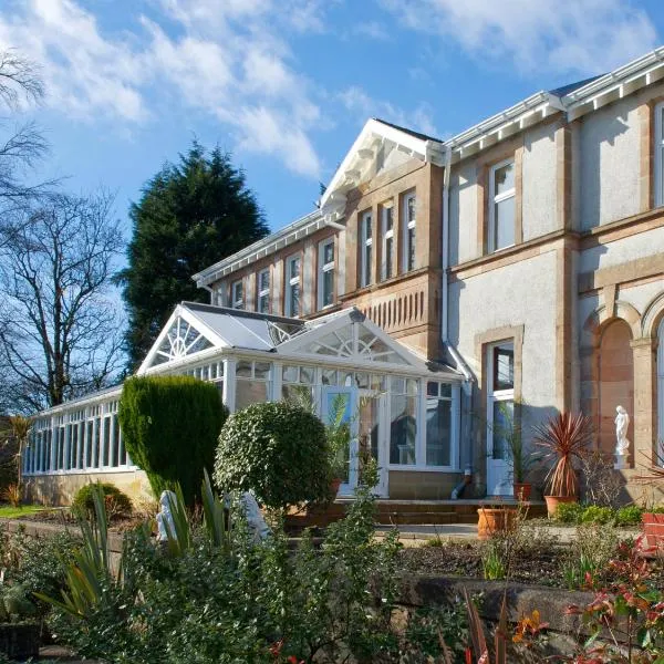 Rosslea Hall Hotel, hotel a Rhu