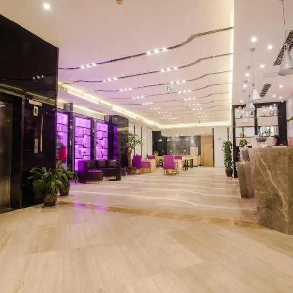 Lavande Hotel Liupanshui Zhongshan Avenue Shuicheng Ancient Town, hotel di Shuicheng