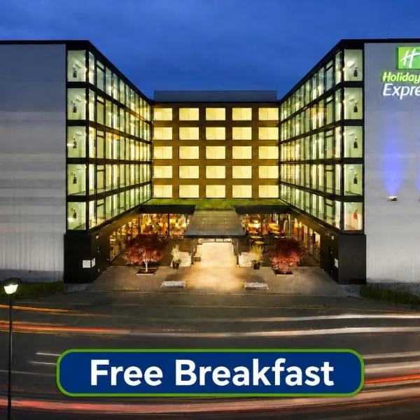Holiday Inn Express Zürich Airport by IHG, hótel í Rumlang