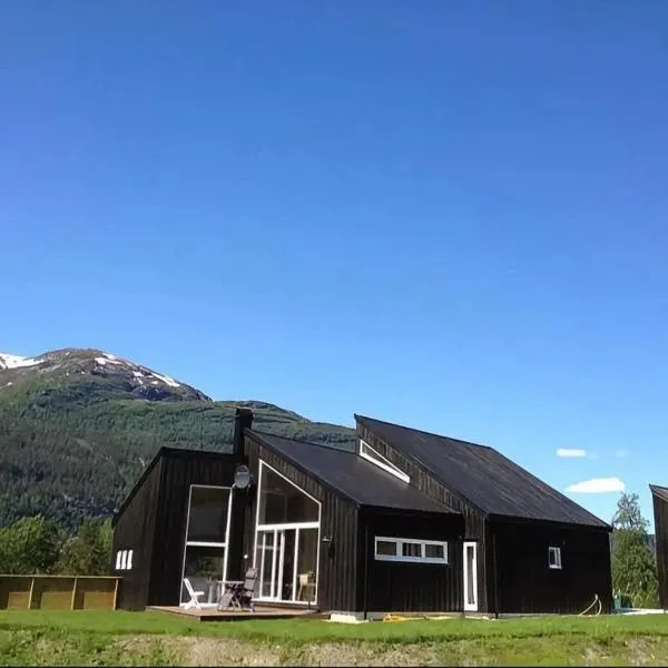 Exclusive Designer Cabin - Panoramic Mountain View, hotel en Vossevangen