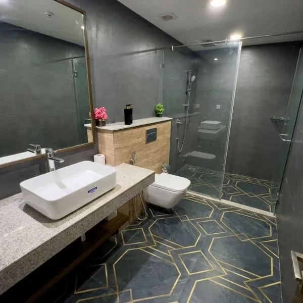Asma Living Apartment In The Heart Of Rose Garden,位于拉合尔的酒店