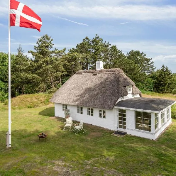 Cozy Cottage With View Of The Wadden Sea, hotel u gradu Bolilmark