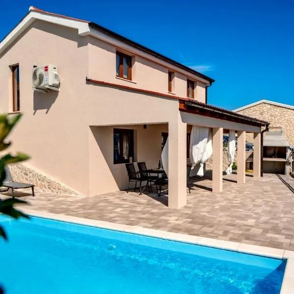 Villa Kamia - Luxury seaview villa with private heated pool, хотел в Зубовичи