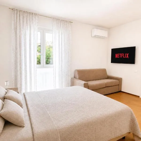 Elegante appartamento Via Milano - Free Parking, hotel u Bologni