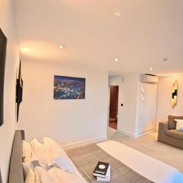 3-bed Charming Soho Penthouse 5min to Oxford Circus Sleep 6, hotel a Londra