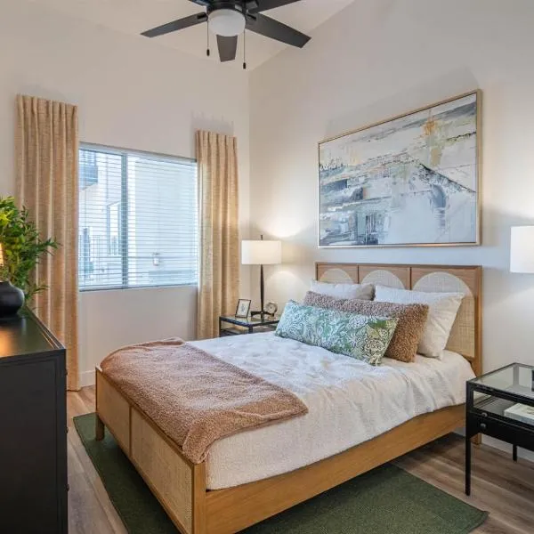 Golf & Sun Stay Rooftop Deck, Heated Pool Nearby, ξενοδοχείο σε Scottsdale