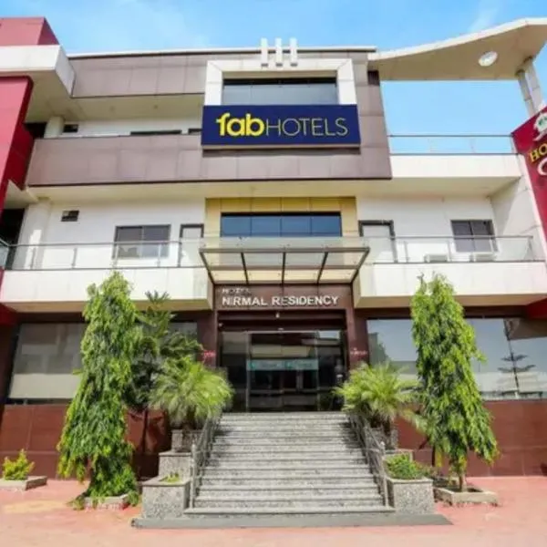 FabHotel Prime Nirmal Residency, hótel í Bhopāl
