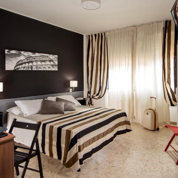 Radio Hotel, Roma