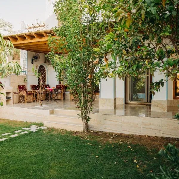 Tranquil Villa in Fayoum Private Pool Garden Lake Access, viešbutis mieste Kaḩk al Baḩrīyah