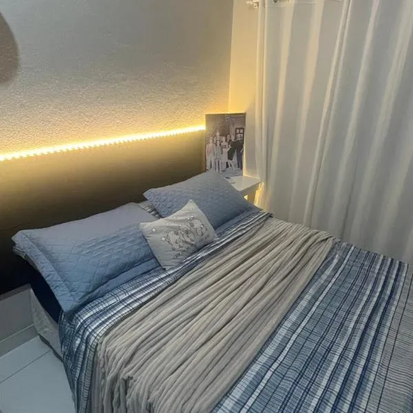 Casa com 2 quartos, sendo um suíte, super aconchegante para temporada, hotel sa Florianópolis