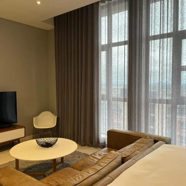 Urban Awe Apartment: iTowers 21st Floor, hotel em Gaborone