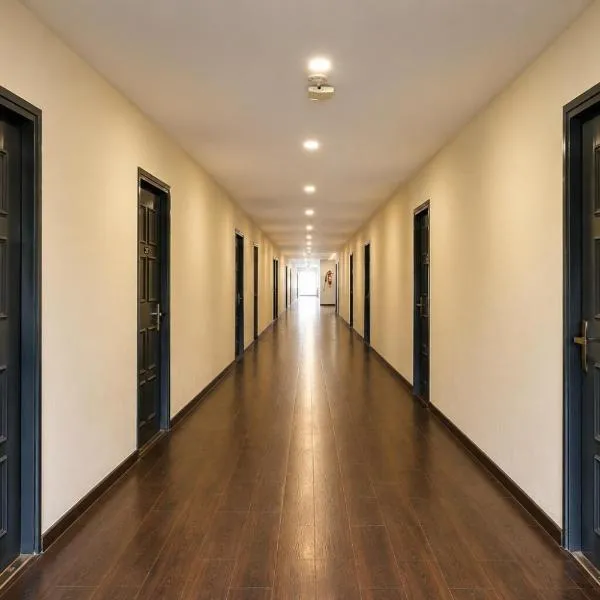 Townhouse Paldi Bus Terminal Ahmedabad Formally Neelkanth, hotel v mestu Ahmedabad