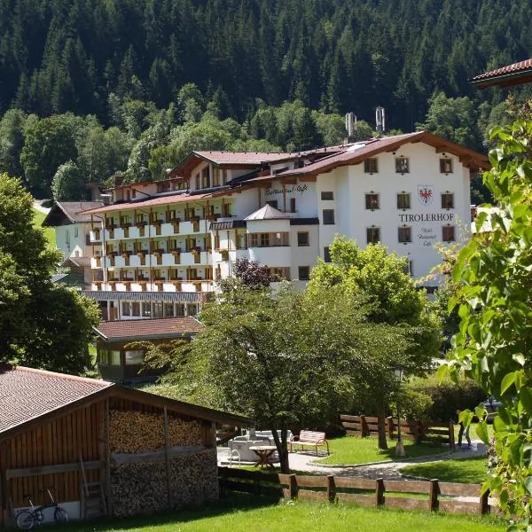 Landhotel Tirolerhof - Wildschönau - PREMIUM Card im Sommer, hotel in Oberau