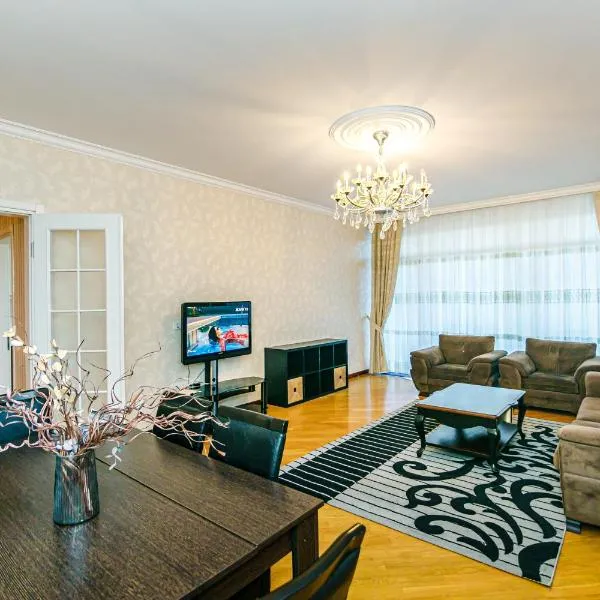 RICCHI Luxury Apartment in Nizami street, מלון בבאקו