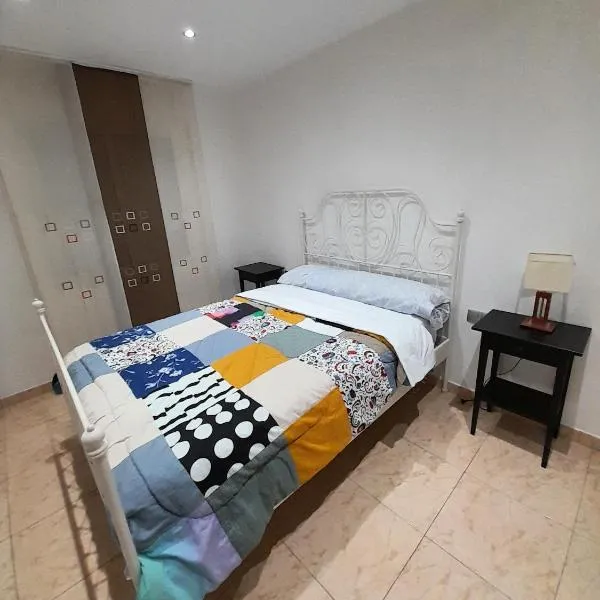Confortable Apartement close to airport, hotel v mestu El Prat de Llobregat