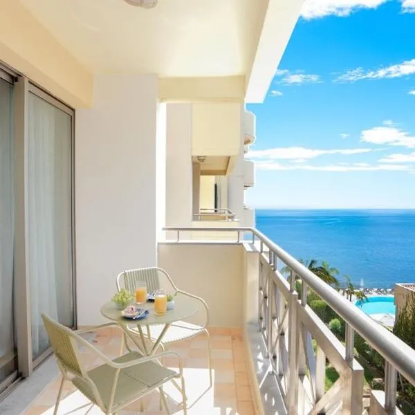 Eclipse I Pool & Ocean View At Quinta Falésia, hotell i Funchal