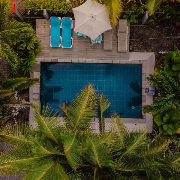 Rooms & Pool Macaws, hotel di Uvita