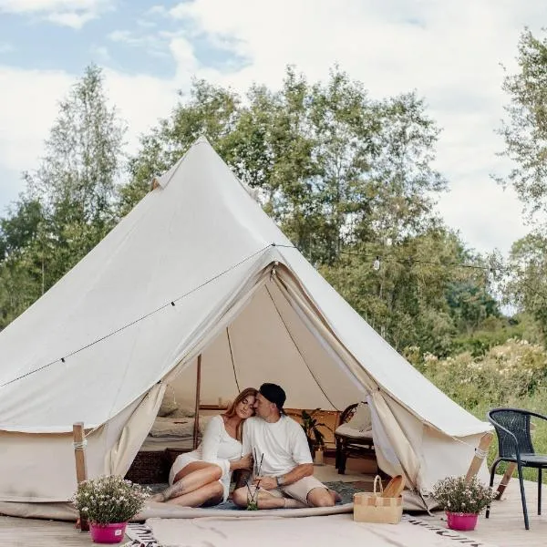 Täheonni Glämping, hotel en Tautsa