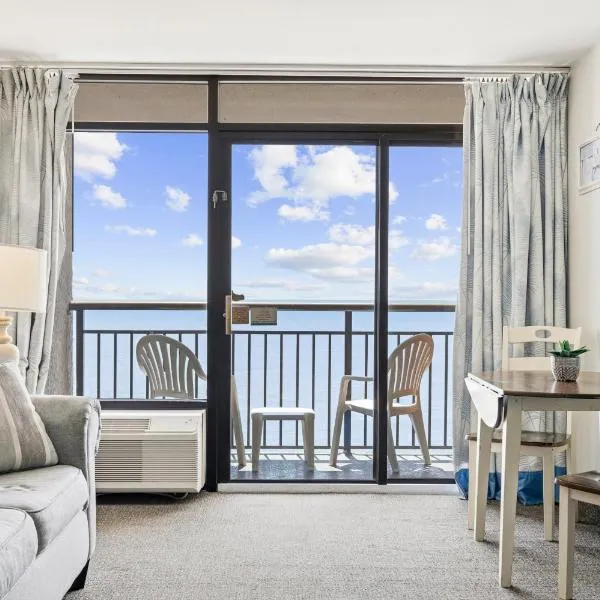 Oceanfront 1BR at Landmark, King Bed, Full Kitchen, Smart TVs, Hotel in Myrtle Beach