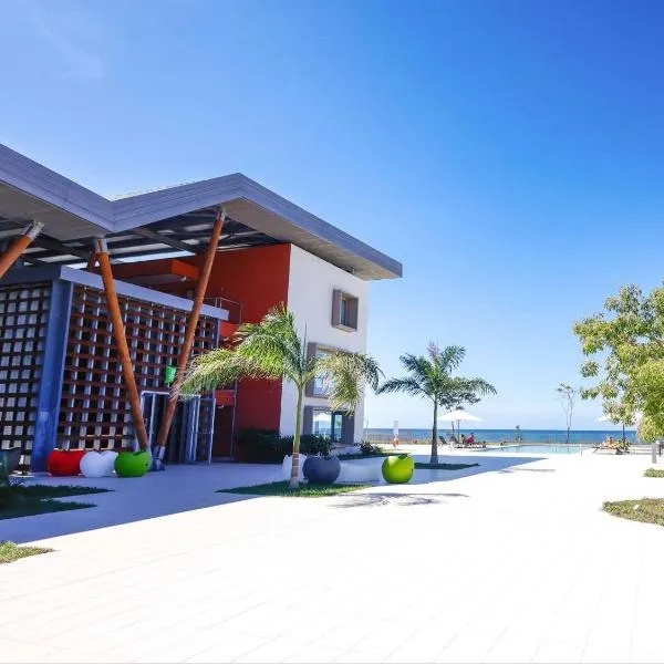 Ibis Styles Mayotte Aéroport, hôtel à Pamandzi