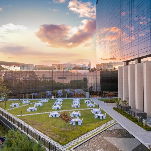DoubleTree By Hilton Seoul Pangyo Residences, hotel v destinaci Songnam