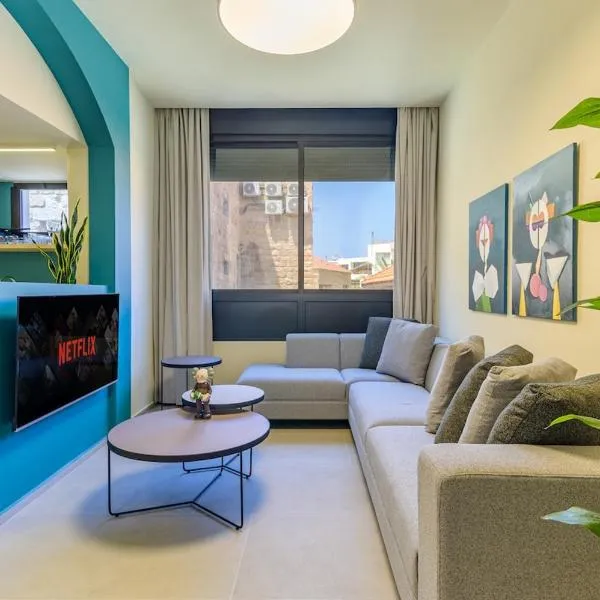 Amalfi 1-BR Apartment In Bahsa Batroun, khách sạn ở Batroûn