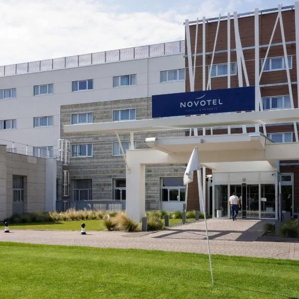 Novotel Saint-Quentin en Yvelines โรงแรมในมาก์นี-เลส์-อมอว์ซ