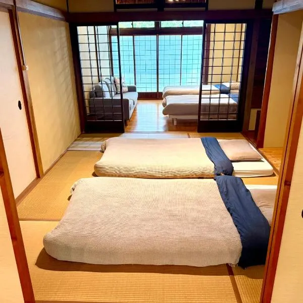 SADO Stay 02 金山京町一軒家貸し切り, hotel u gradu 'Sado'