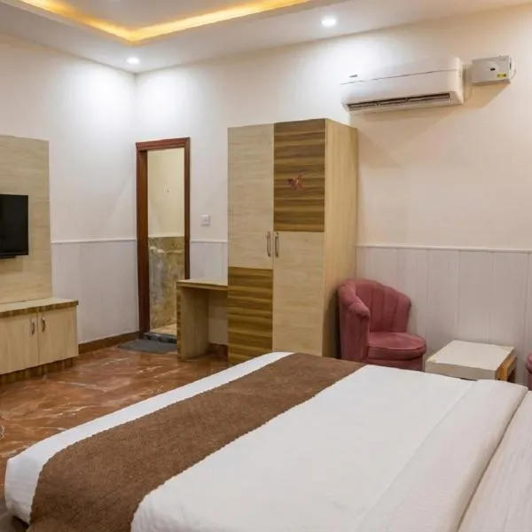 Hotel Amour Chandigarh Zirakpur, отель в городе Zirakpur