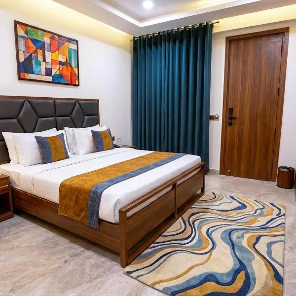 Hotel Nexus Cyber Hub Near Rapid Metro & Ambience Mall, отель в Гургаоне