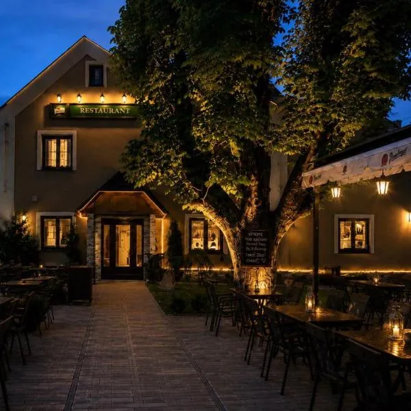 Hotel & Restaurant Pod Kaštany, hotel a Krupka