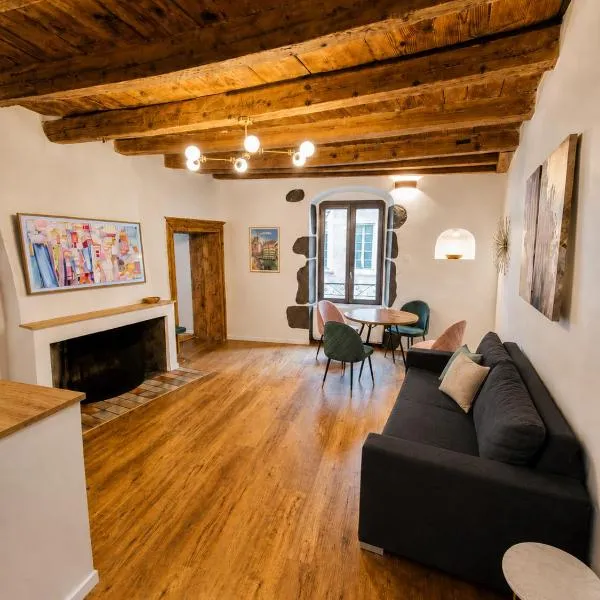 Viesnīca Elegant flat in old town, 2 mins walk to lake pilsētā Ansī