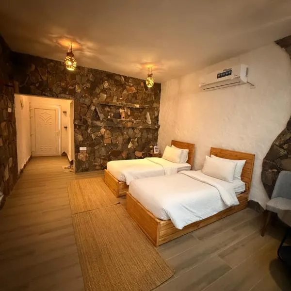 Panorama Guest House Jabal Shams, hotel in Sa‘ab Banī Khamīs