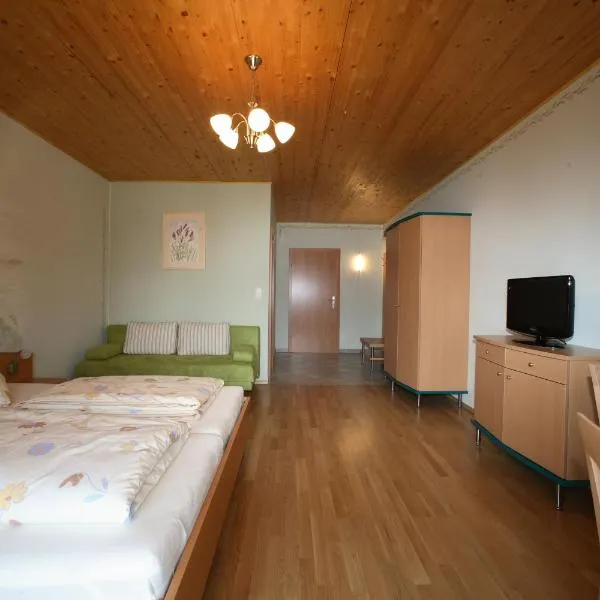 Weinbauernhof Vier Jahreszeiten, hotell sihtkohas Staatz