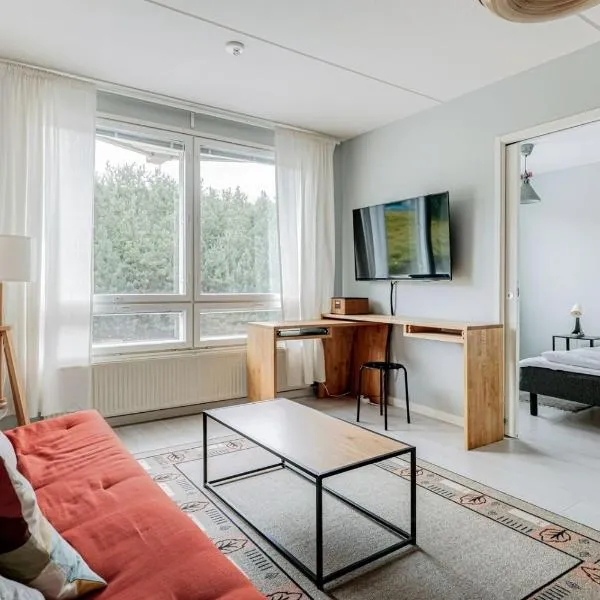Bright, 2-bedroom home next to Suvilahti, Hotel in Helsinki